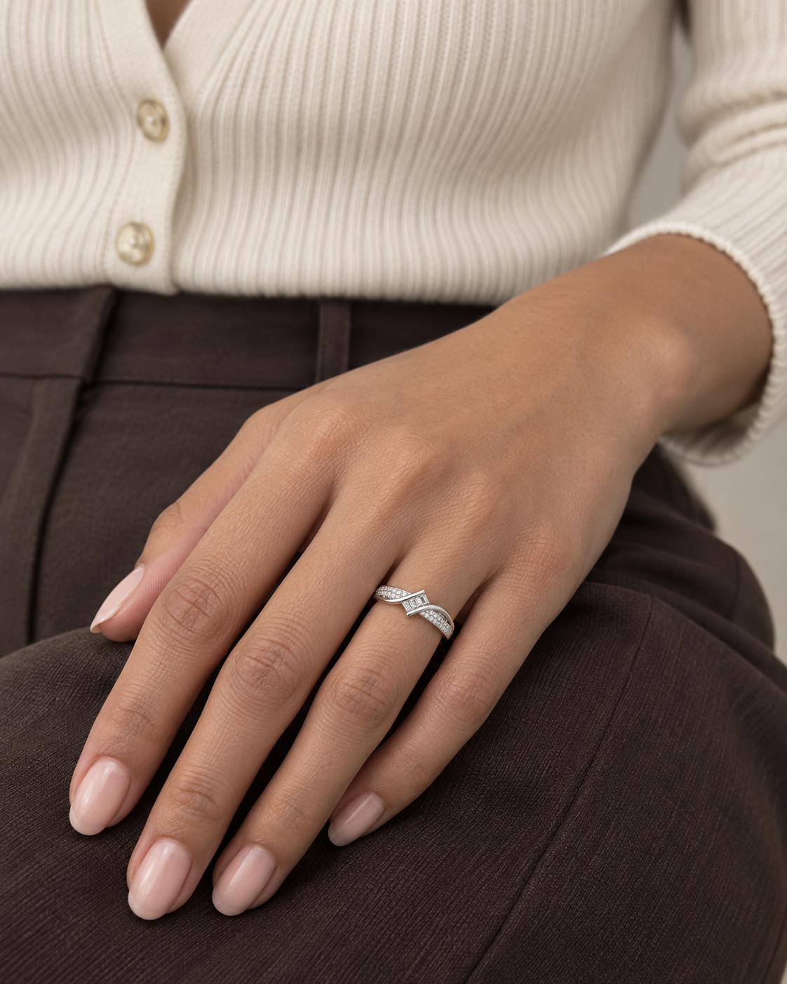Angular Bypass Ring — Close hand