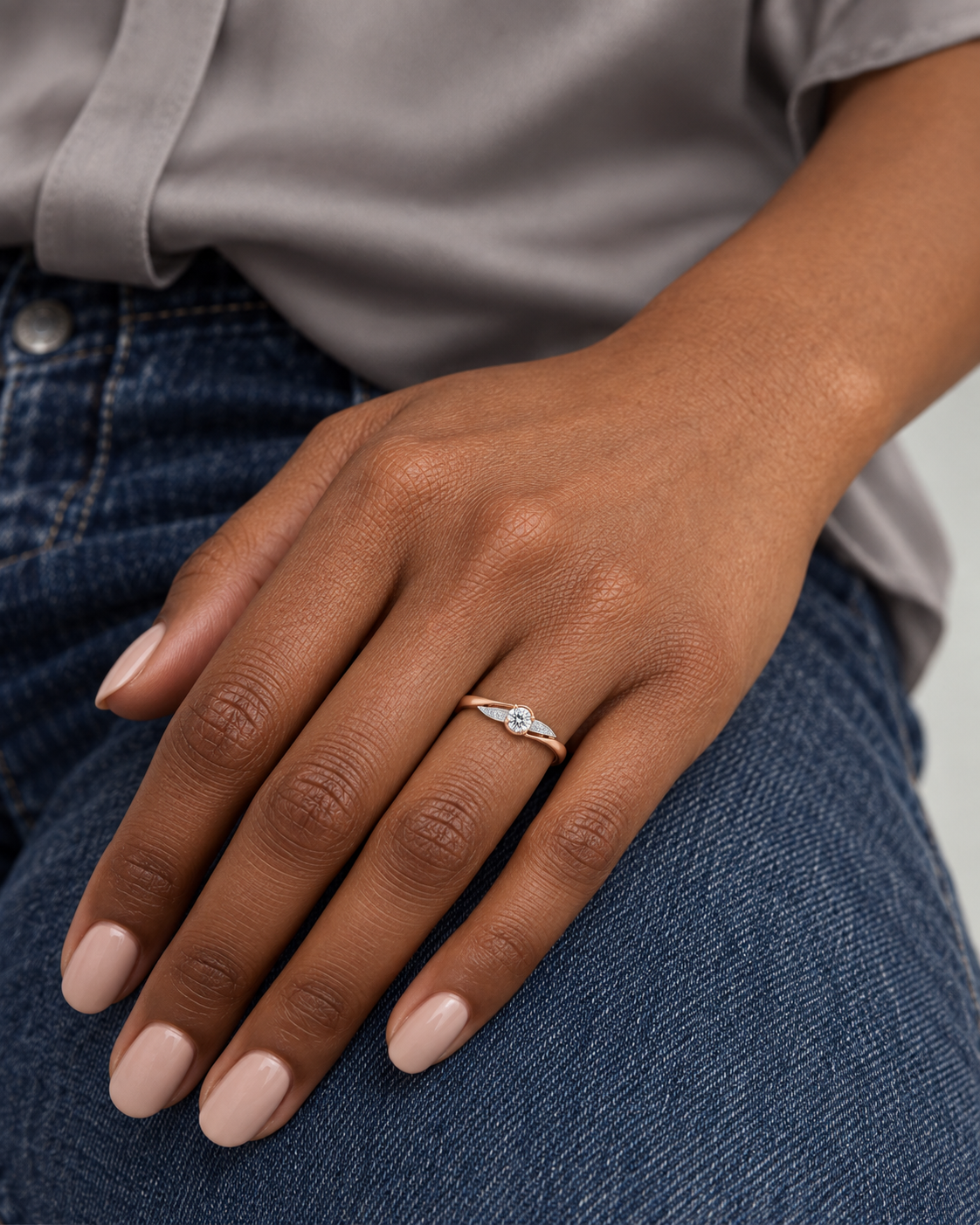 Leaf Solitaire Ring — Close hand