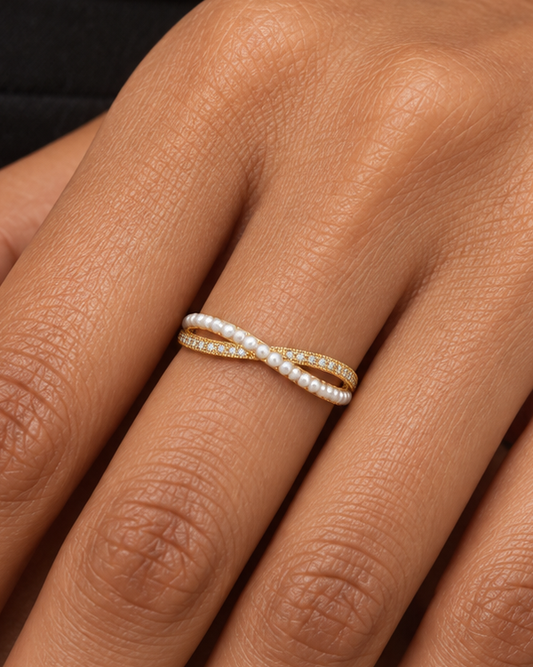 Crossed Wave Ring — Close hand
