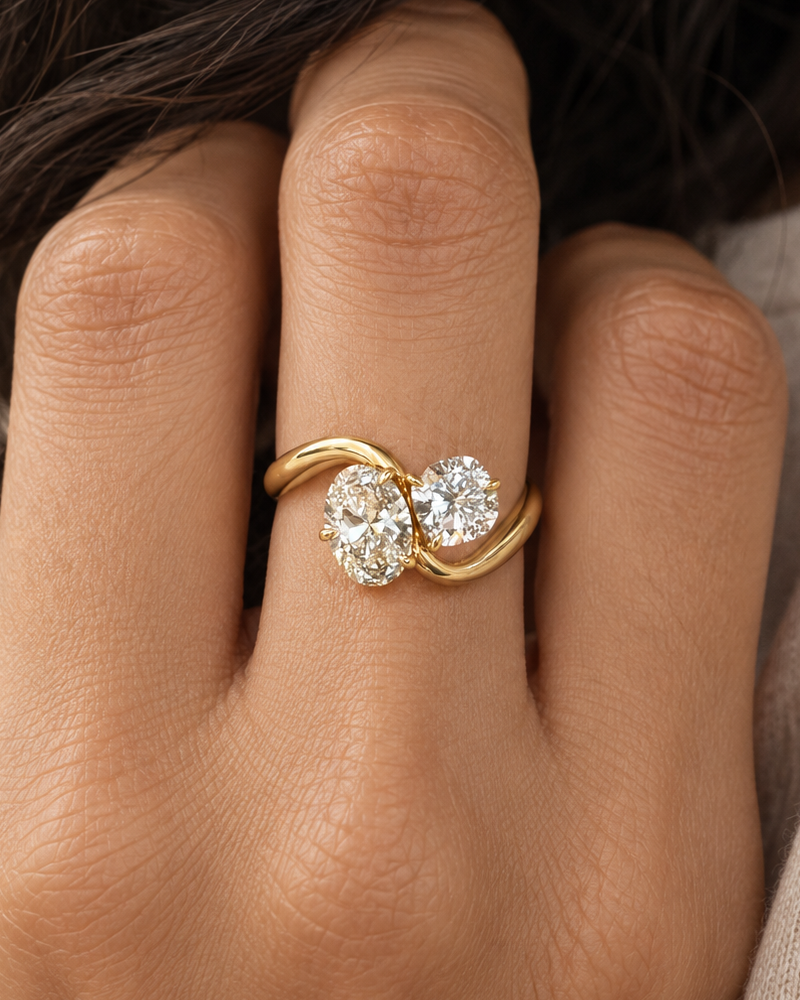 Oval Bypass Ring — Close hand