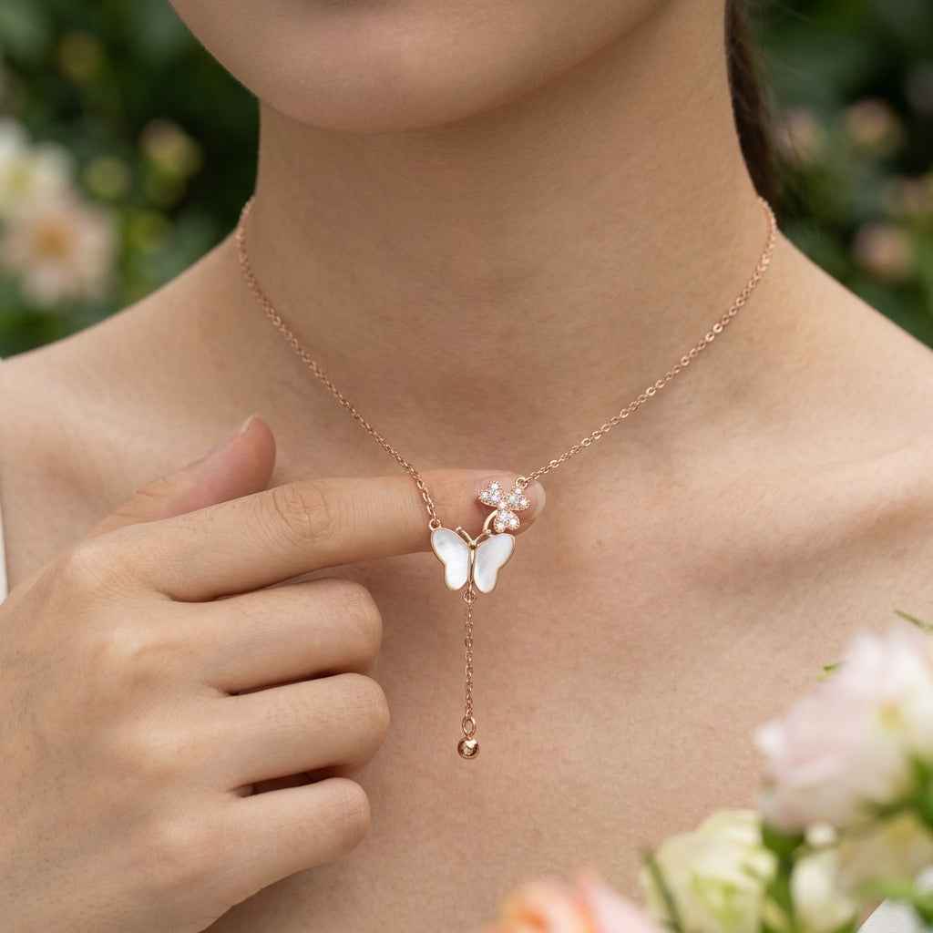 Mariposa Aura Necklace