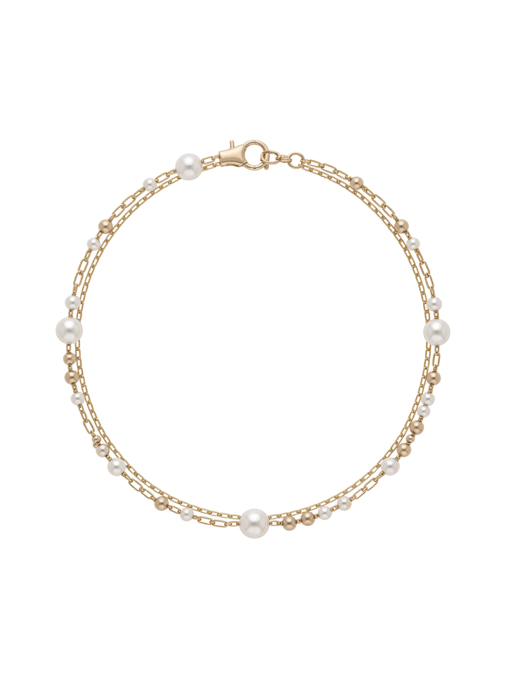 Pearls, unbothered