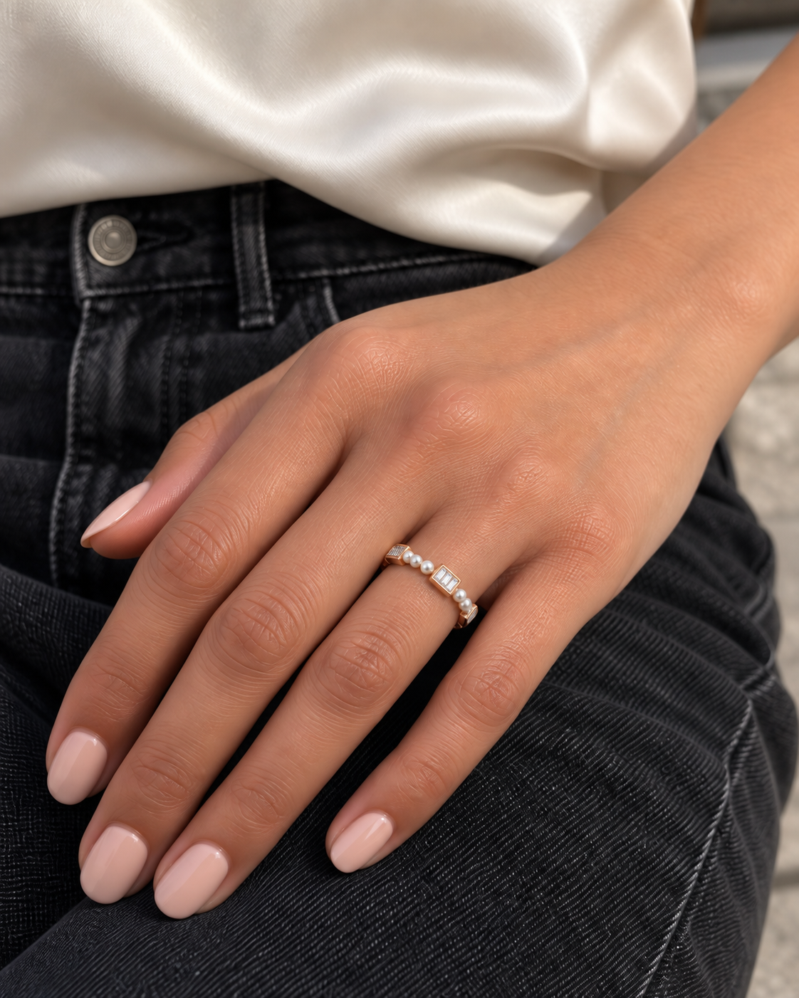 Baguette Bead Ring - Close hand