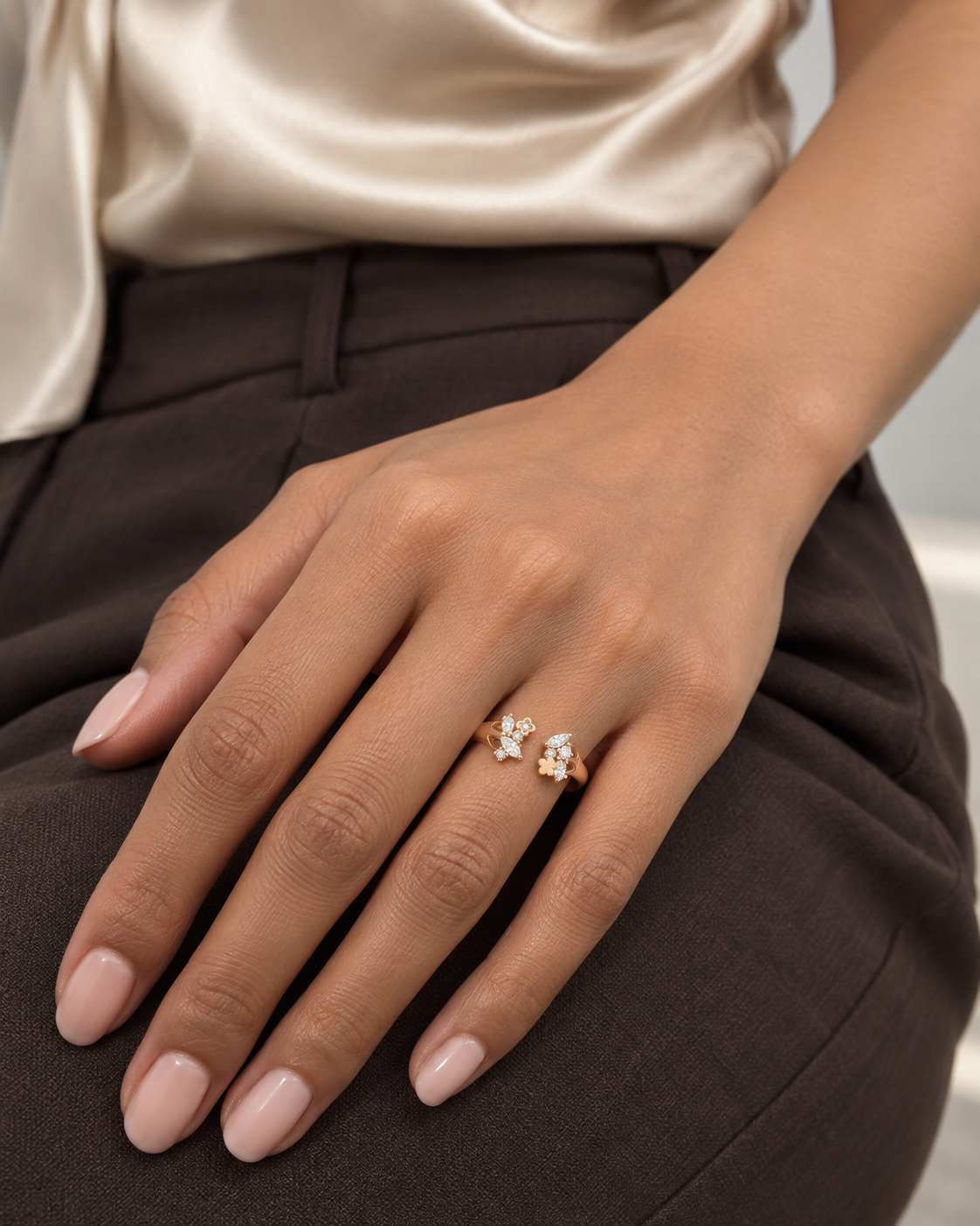 Wildflower Ring - Close hand