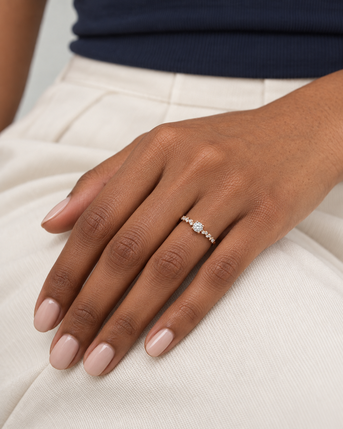 Round Cluster Ring - Close hand