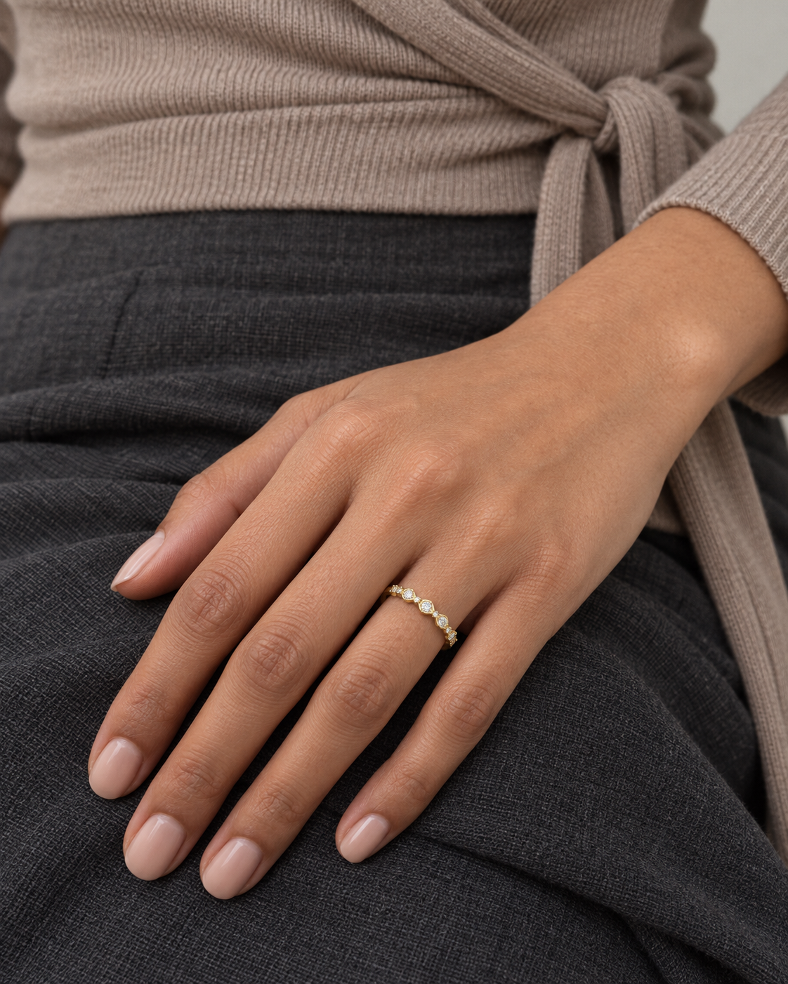 Petal Garland Ring - Close hand