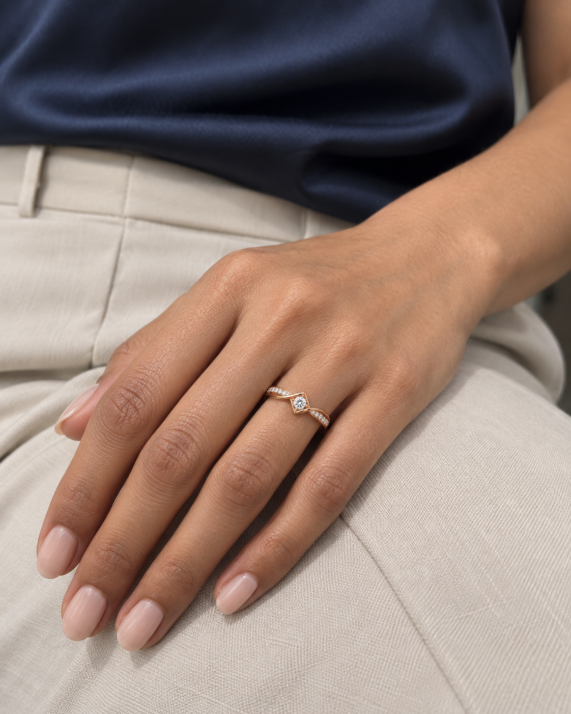 Curved Accent Ring — Close hand