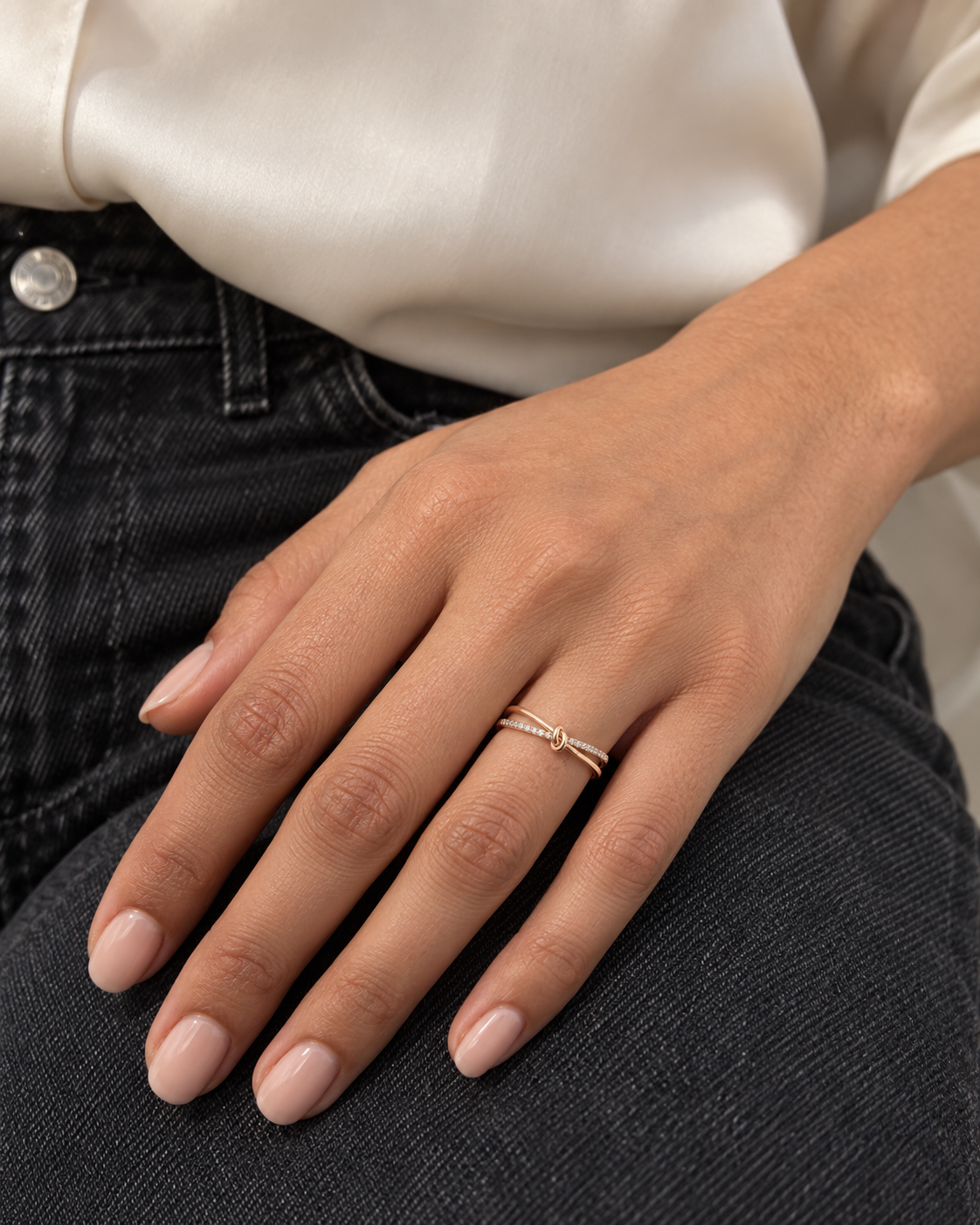 Fine Knot Ring — Close hand