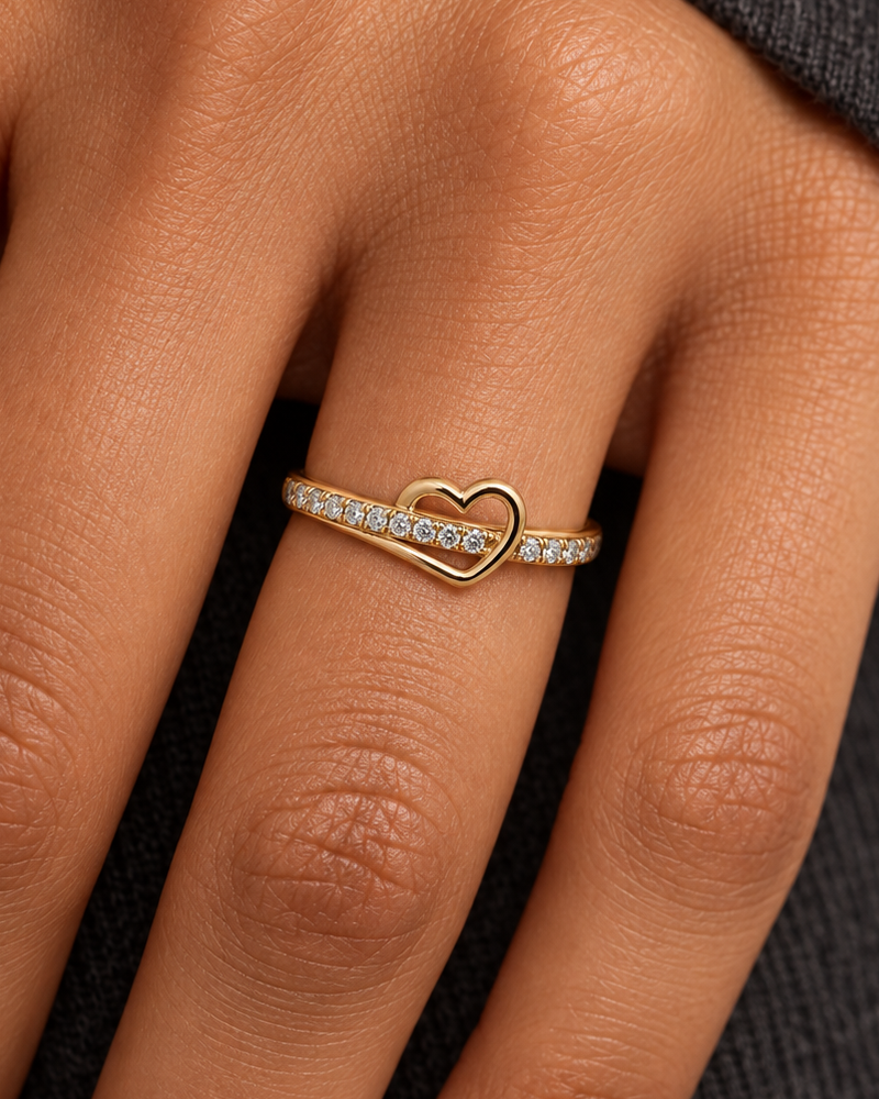 Heart Buckle Ring - Close hand