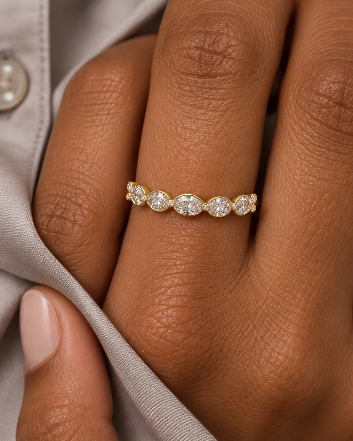 Oval Row Ring — Close hand